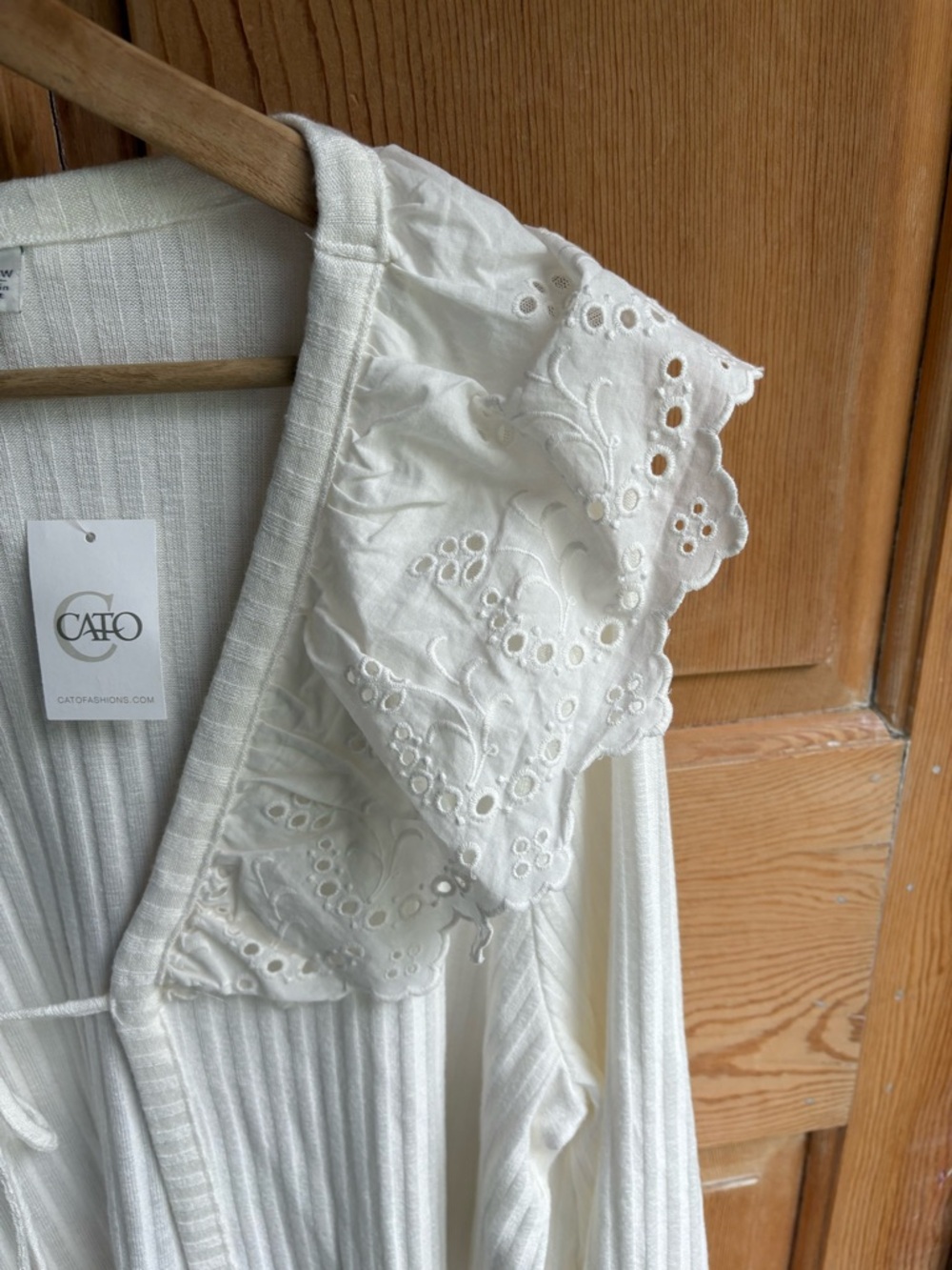 NWT Lace Collar Tie Front Cream Knit Blouse | Cato | Size 18/20 2X